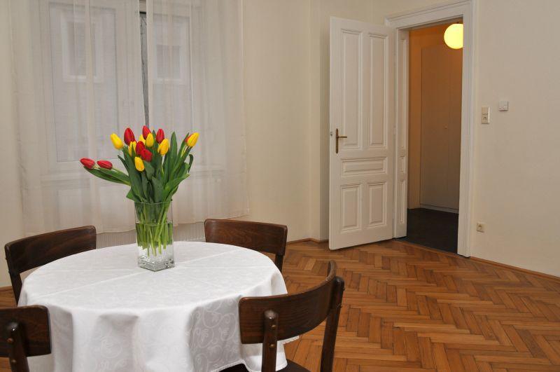 Hirsch I Apartment